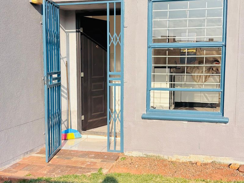 Perfect Starter Home with Room to Grow - Photo 5