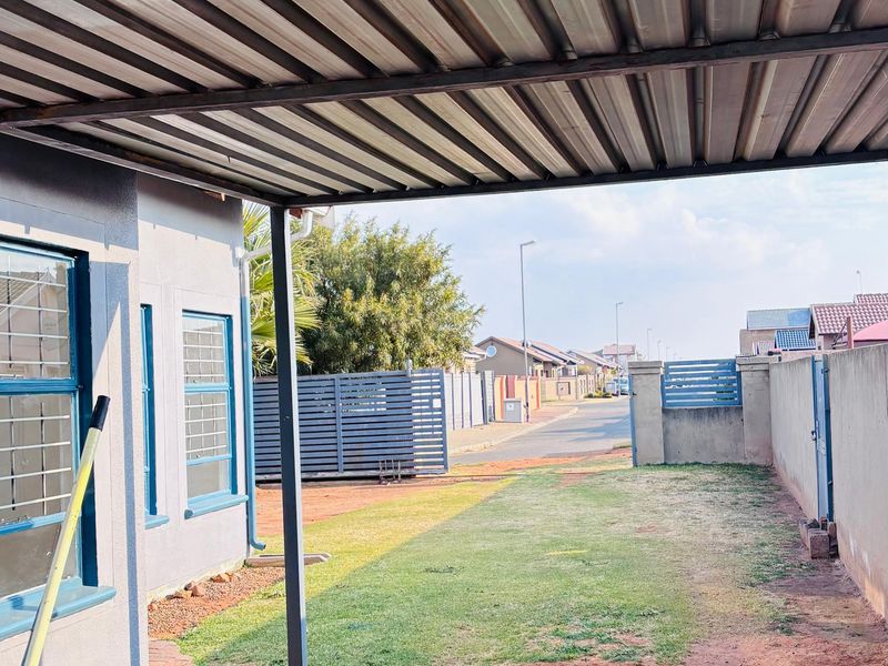 Perfect Starter Home with Room to Grow - Photo 4