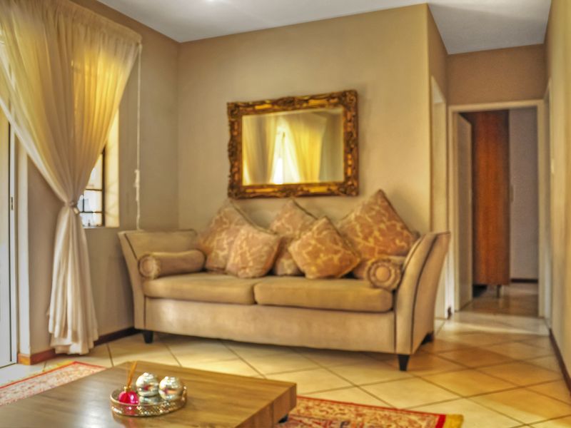 Three-Bedroom, Two full bathroom Ground Floor Apartment for Sale - Photo 6