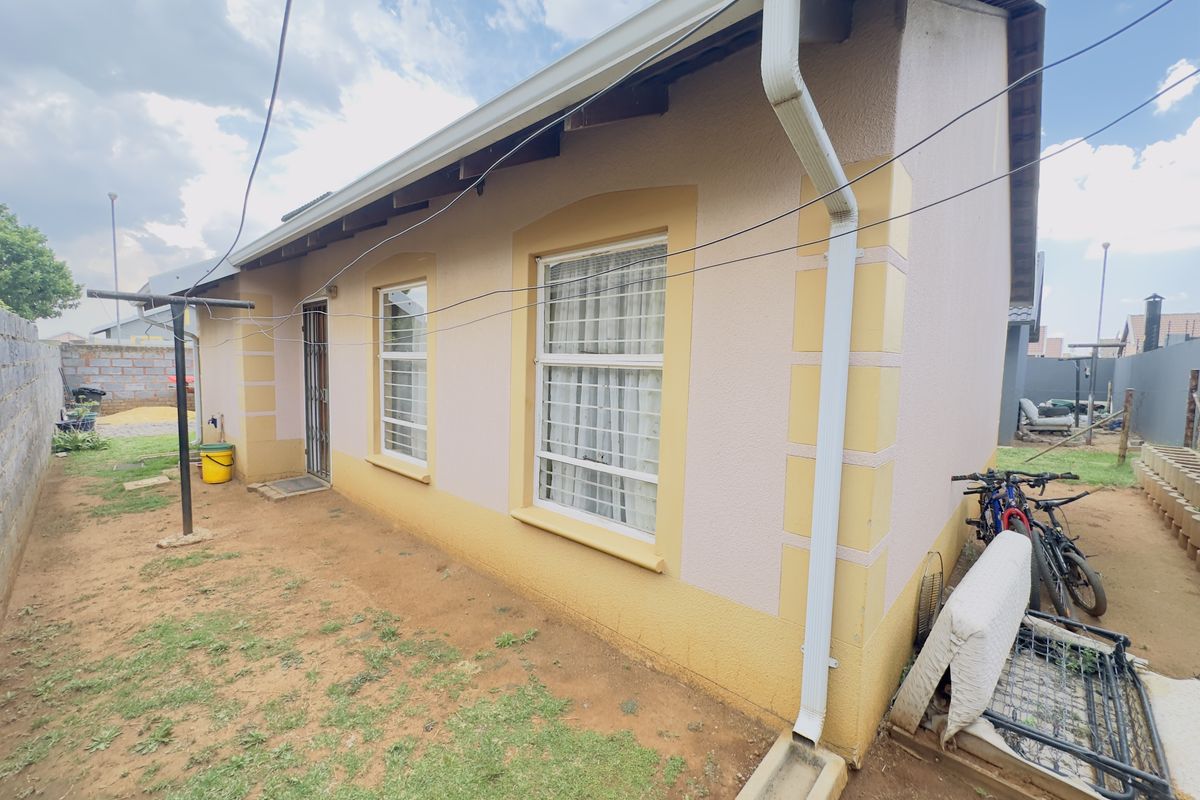 Freehold For Sale In Boksburg - Photo 2