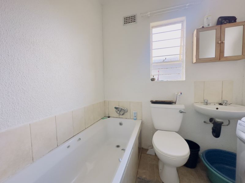 Freehold For Sale In Boksburg - Photo 6