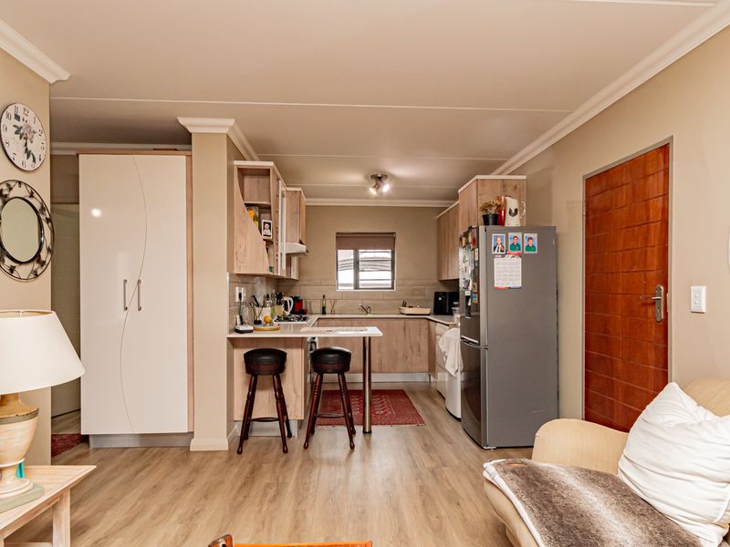 Charming 2-bedroom apartment on the golf course - Photo 2