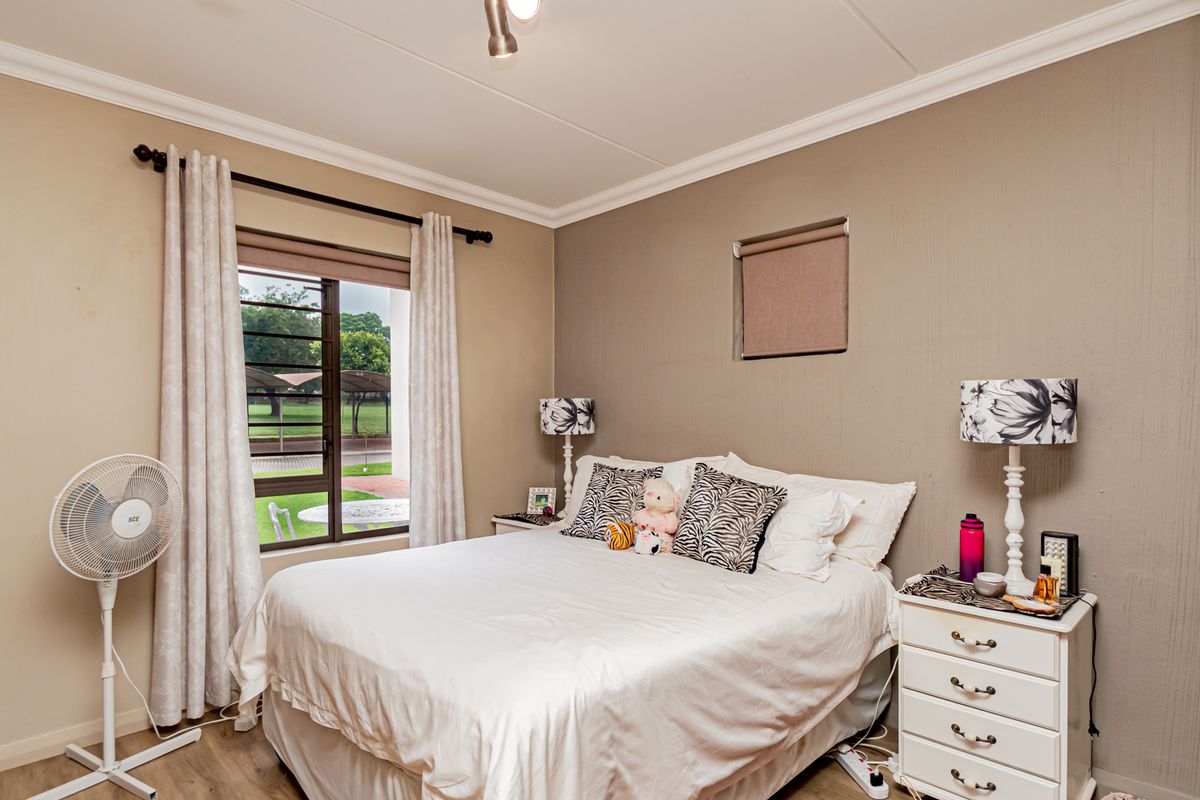 Charming 2-bedroom apartment on the golf course - Photo 3