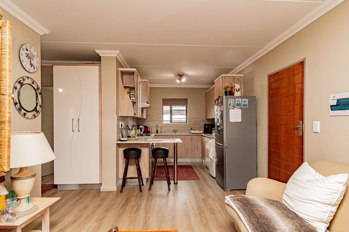 Charming 2-bedroom apartment on the golf course - Photo 2