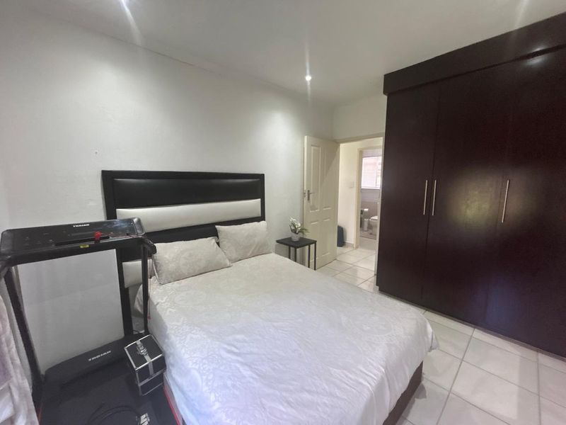 Entertainer’s Dream Home in 24-Hour Guarded Complex – Halfway Gardens, Midrand - Photo 8