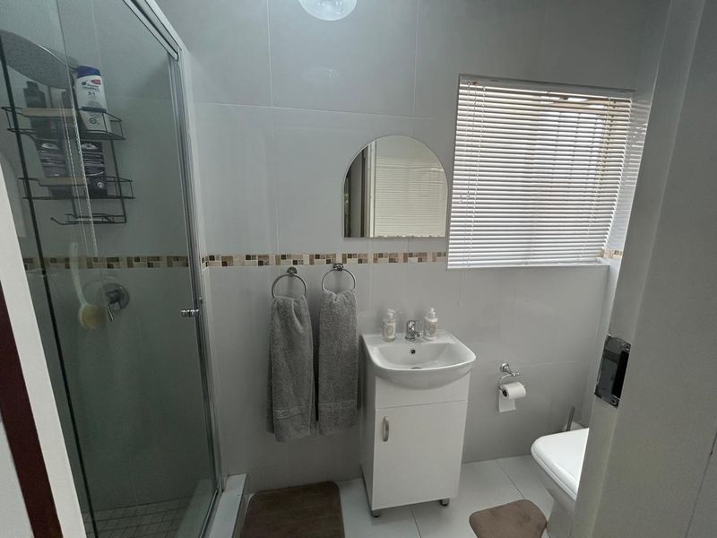 Entertainer’s Dream Home in 24-Hour Guarded Complex – Halfway Gardens, Midrand - Photo 7