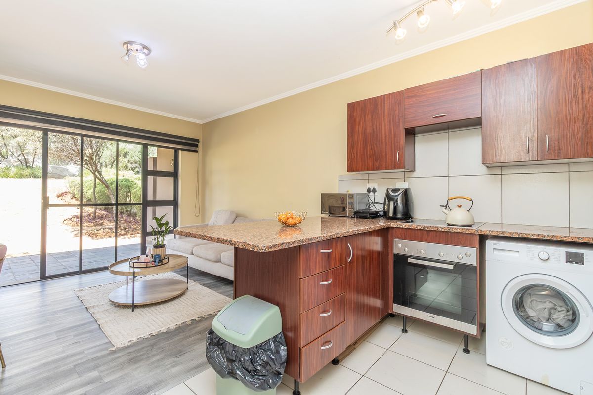 Airbnb Friendly 1 Bedroom Apartment For Sale In Jackal Creek Golf Estate - Photo 4