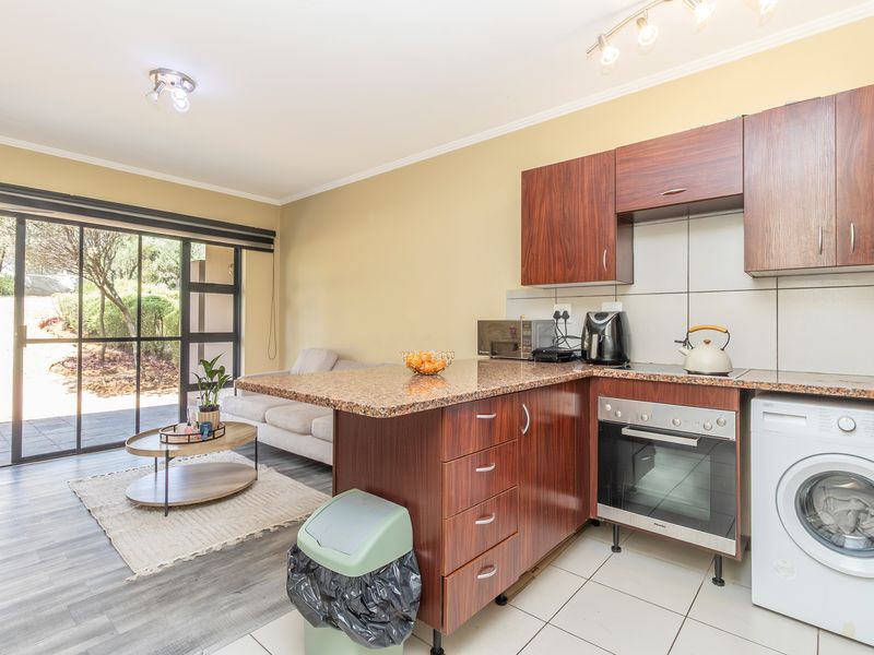 Airbnb Friendly 1 Bedroom Apartment For Sale In Jackal Creek Golf Estate - Photo 4