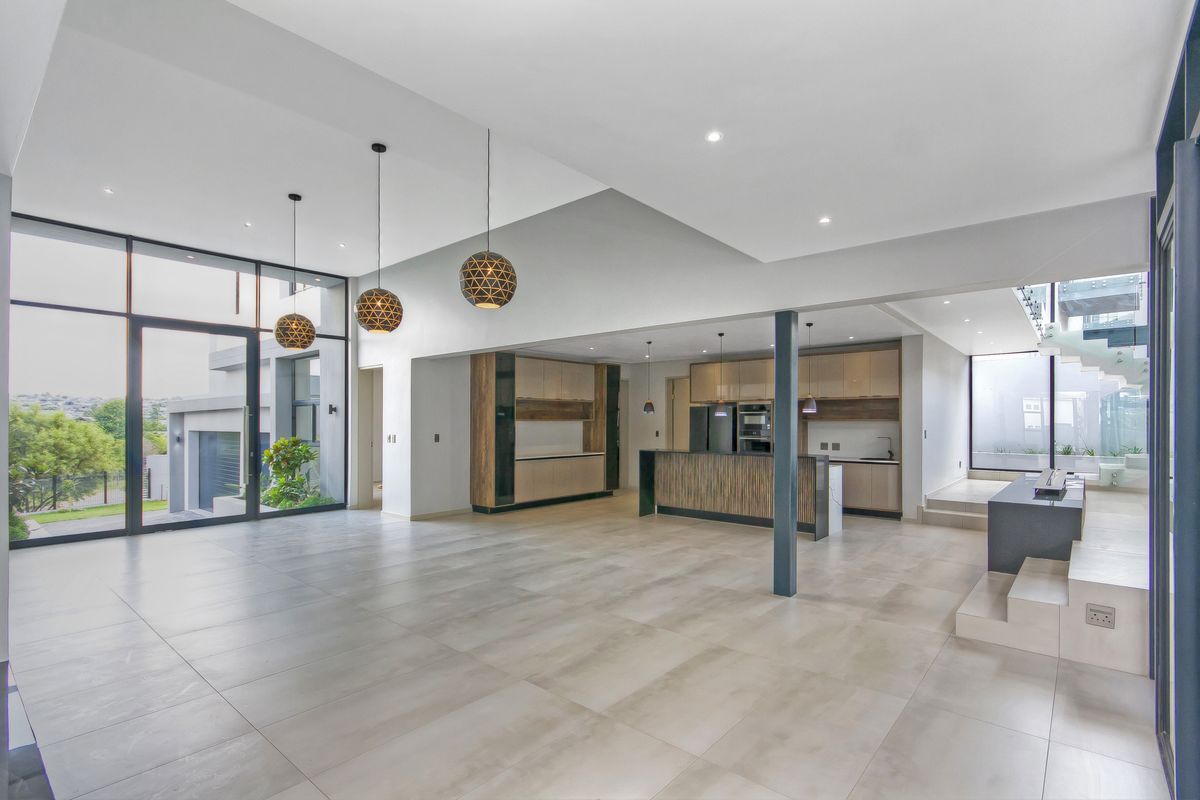 A Magnificent Family Haven in Waterfall Country Estate - Photo 5