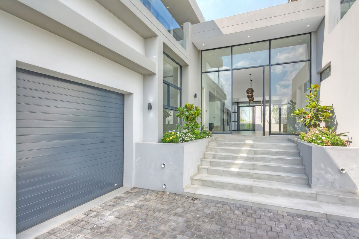 A Magnificent Family Haven in Waterfall Country Estate - Photo 2