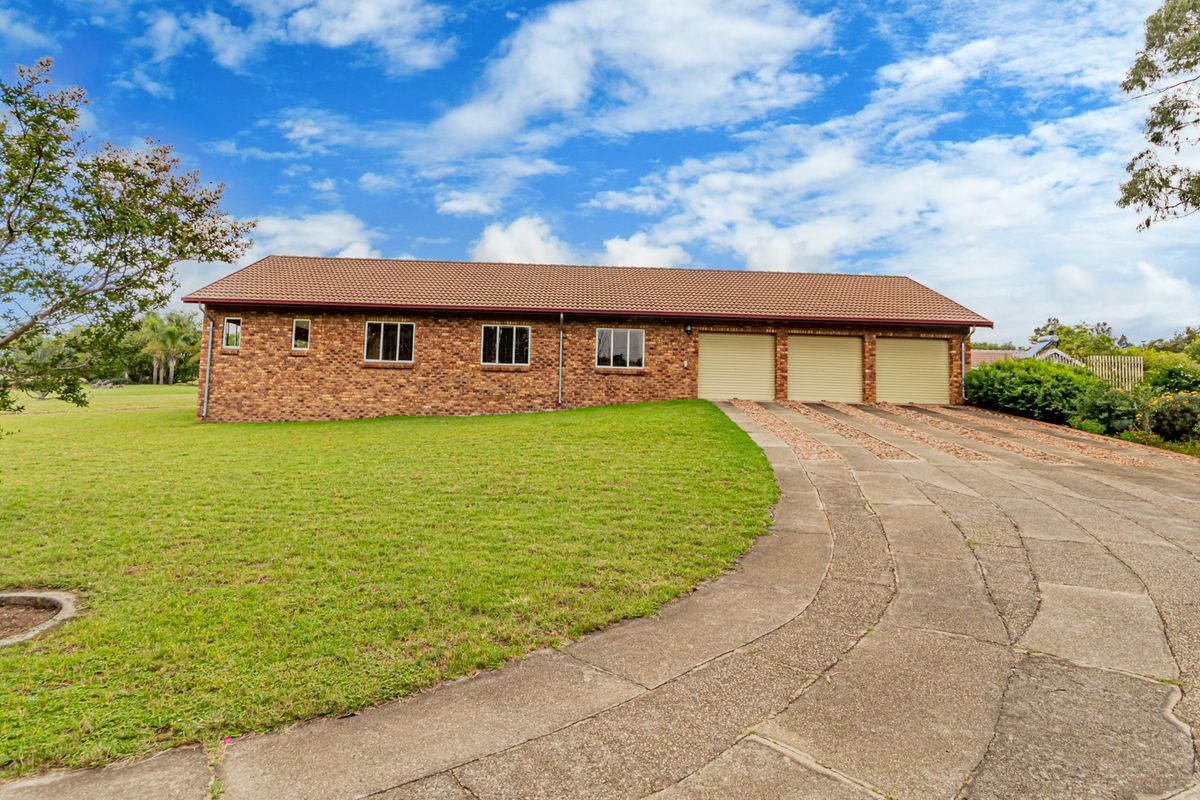 The Best of Both Worlds: A Modern Family Sanctuary with Unlimited Potential - Photo 3