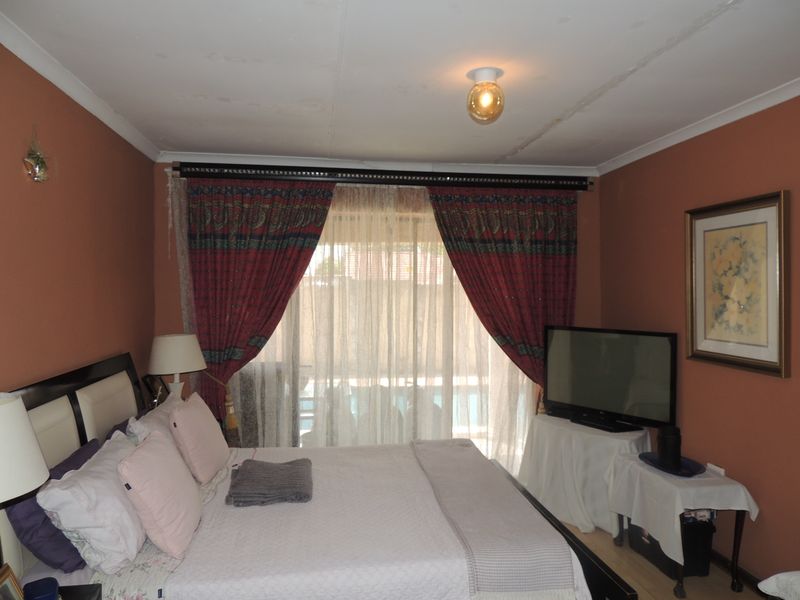 Charming Family Retreat with Entertainment Potential - Photo 2