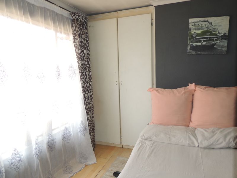 Charming Family Retreat with Entertainment Potential - Photo 7