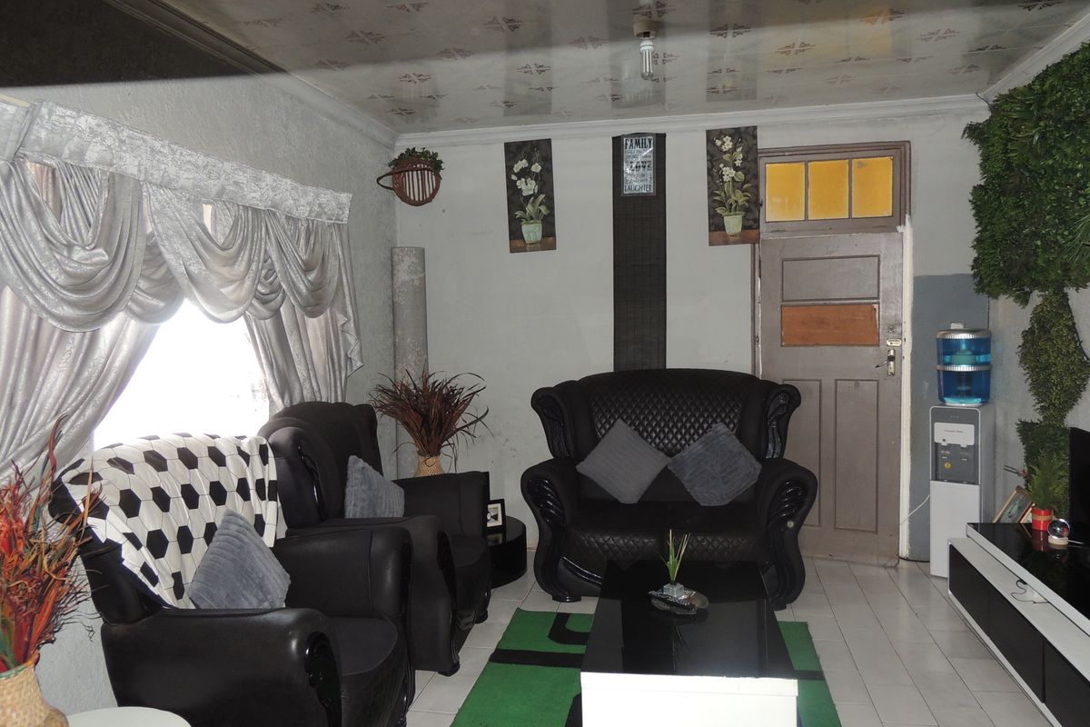 Ideal for First-Time Buyers or Investors! - Photo 5