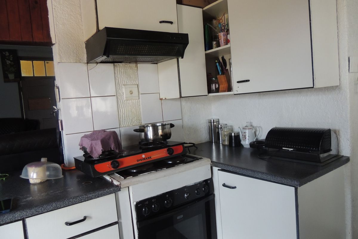 Ideal for First-Time Buyers or Investors! - Photo 3