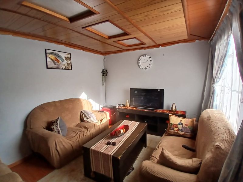 Family Home - Photo 3