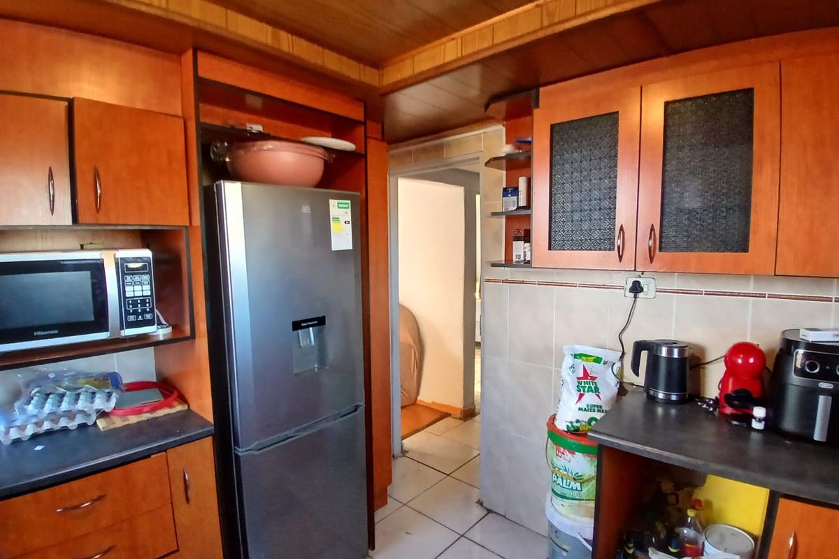 Family Home - Photo 5