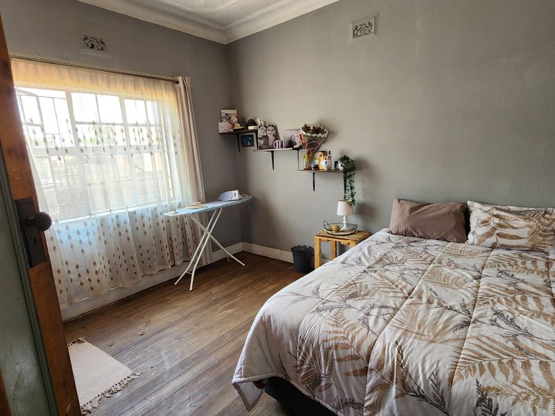 Charming Family Home - Photo 4