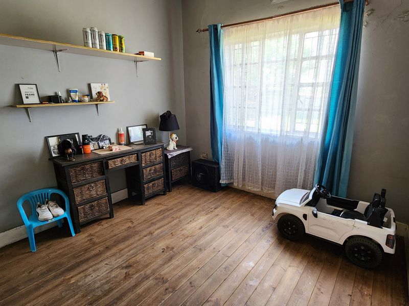 Charming Family Home - Photo 5