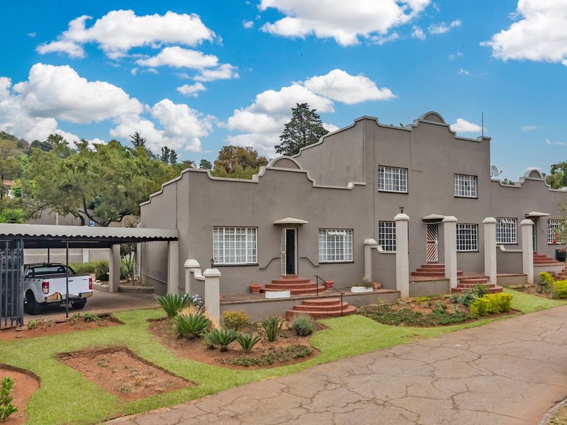 Charming Cape Dutch Feel Living! - Photo 2