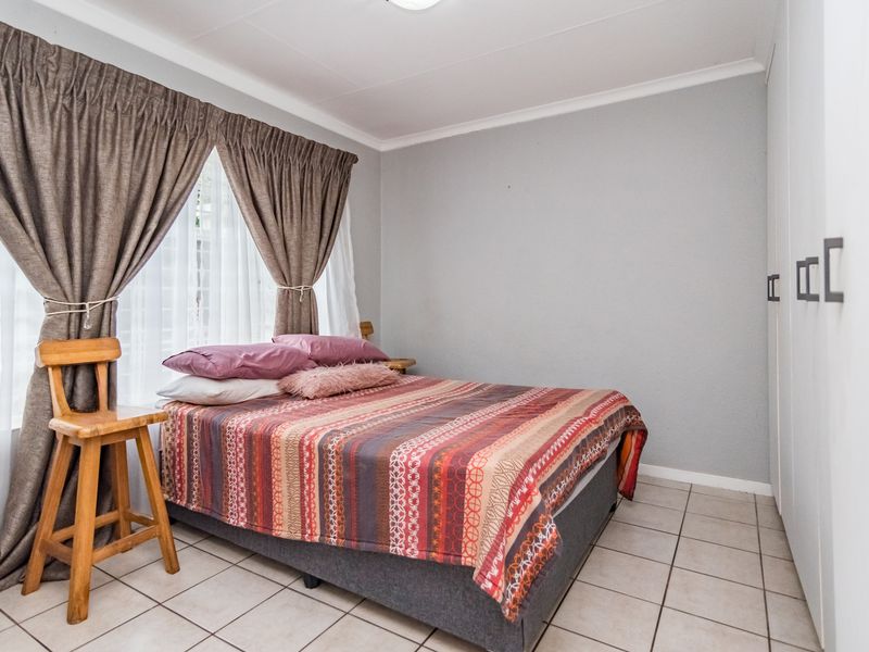 Charming Cape Dutch Feel Living! - Photo 10