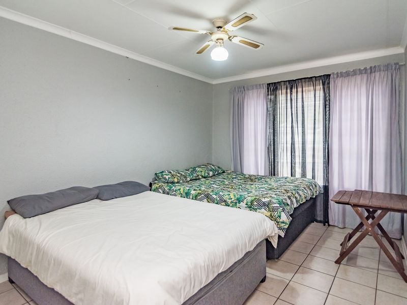 Charming Cape Dutch Feel Living! - Photo 8