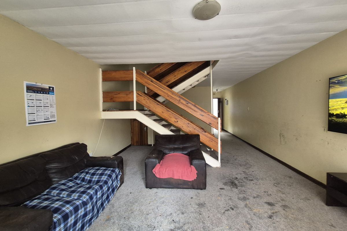 Three Bedrooms Apartment In Evander - Photo 2