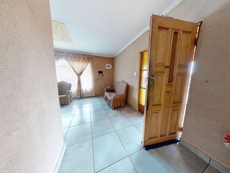 4-Bedroom, 2-Bathroom Family Home in Promosa - Photo 5