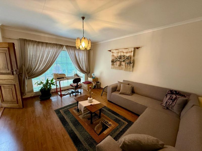 Modern 3-Bedroom Home for Sale in Dorandia - Photo 8