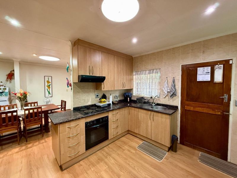 Modern 3-Bedroom Home for Sale in Dorandia - Photo 5