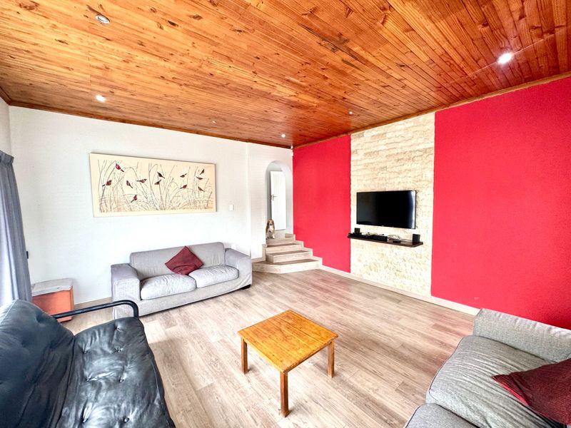 Immaculate Entertainer’s Dream with Heated Pool, Income-Generating Flat & Four Garages - Photo 6