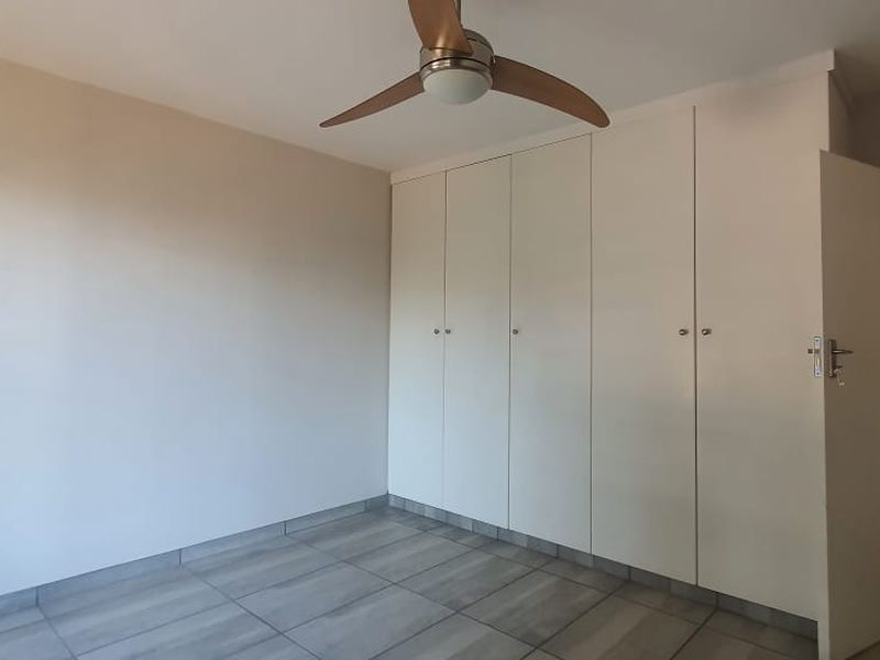 Ideal Ground-Floor Starter Home! - Photo 9