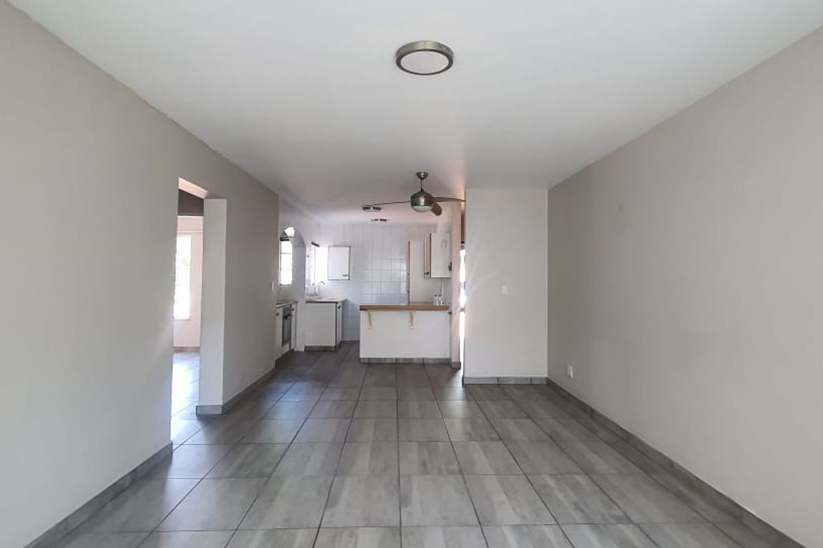 Ideal Ground-Floor Starter Home! - Photo 3