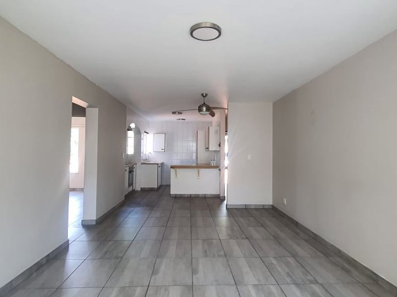 Ideal Ground-Floor Starter Home! - Photo 3