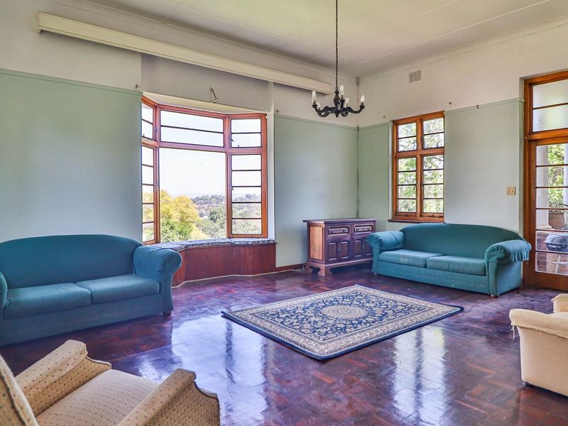 Grand Old Dame Full of Character & Opportunity – Prime Location Close to the City - Photo 7