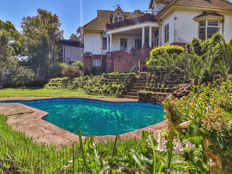 Grand Old Dame Full of Character & Opportunity – Prime Location Close to the City - Photo 5