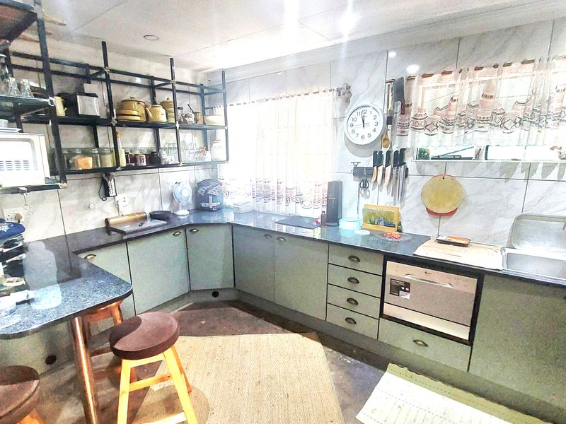 Charming Period Property! - Photo 2