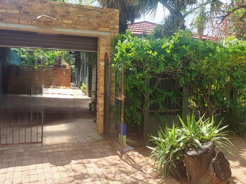 Charming Period Property! - Photo 3