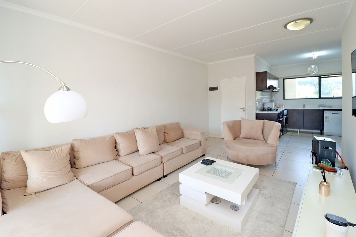 2 Bedroom 2 Bathroom 2nd Floor Apartment for Sale | Kyalami Hills Lifestyle Complex, Kyalami Hills - Photo 3