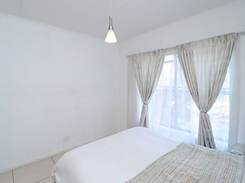 2 Bedroom 2 Bathroom 2nd Floor Apartment for Sale | Kyalami Hills Lifestyle Complex, Kyalami Hills - Photo 10