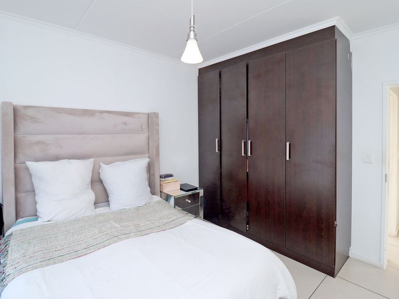 2 Bedroom 2 Bathroom 2nd Floor Apartment for Sale | Kyalami Hills Lifestyle Complex, Kyalami Hills - Photo 8
