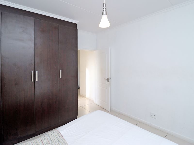 2 Bedroom 2 Bathroom 2nd Floor Apartment for Sale | Kyalami Hills Lifestyle Complex, Kyalami Hills - Photo 9