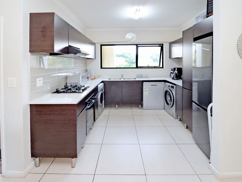 2 Bedroom 2 Bathroom 2nd Floor Apartment for Sale | Kyalami Hills Lifestyle Complex, Kyalami Hills - Photo 5