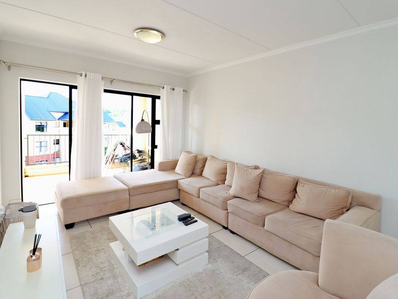 2 Bedroom 2 Bathroom 2nd Floor Apartment for Sale | Kyalami Hills Lifestyle Complex, Kyalami Hills - Photo 2