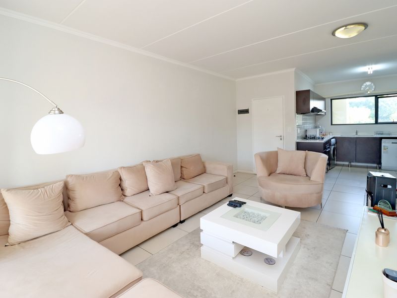 2 Bedroom 2 Bathroom 2nd Floor Apartment for Sale | Kyalami Hills Lifestyle Complex, Kyalami Hills - Photo 3