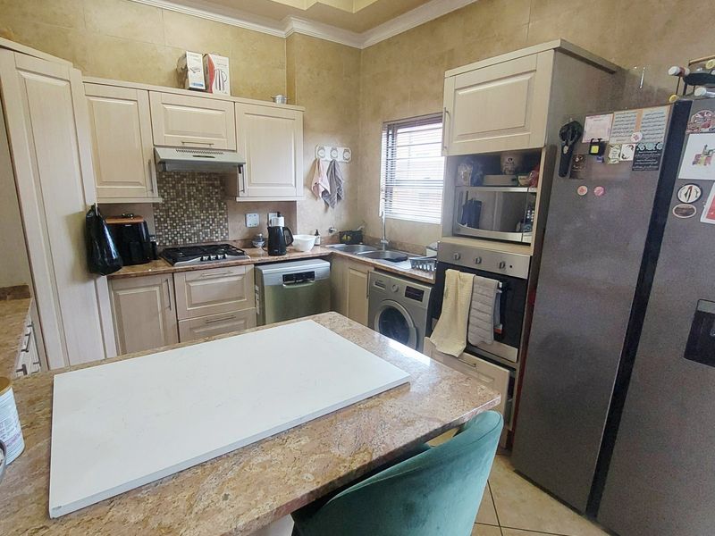 Beautiful, Modern and Move in Ready! - Photo 2