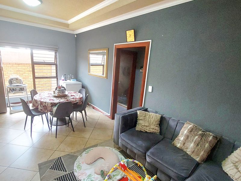 Beautiful, Modern and Move in Ready! - Photo 3