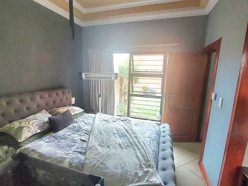 Beautiful, Modern and Move in Ready! - Photo 7