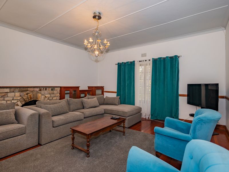 Exceptional Family Living in Prestigious Langerug - Photo 7