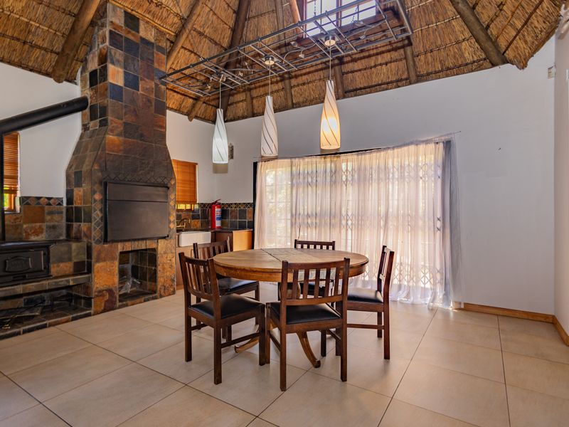 Exceptional Family Living in Prestigious Langerug - Photo 6